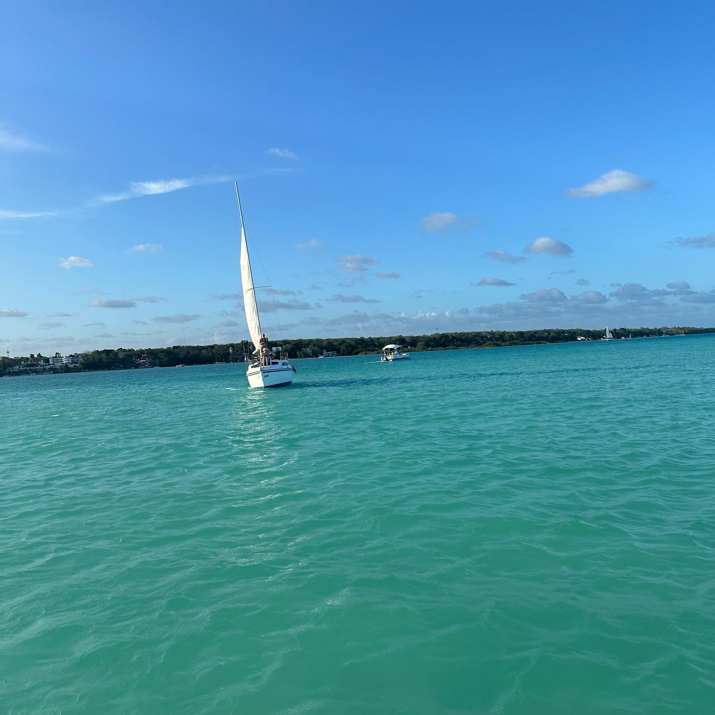 Sailing Tour in Bacalar – Seven Colors Lagoon with Open Bar & Food Included