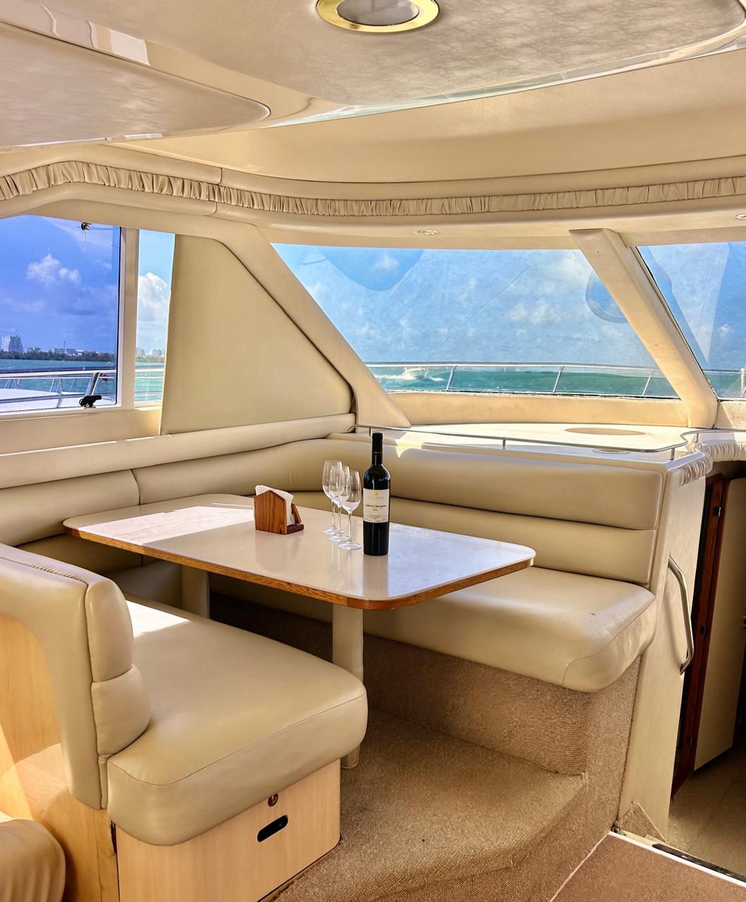 Yate Flybridge 51ft en Cancún – Vive el Lujo, la Libertad y la Belleza del Caribe Mexicano