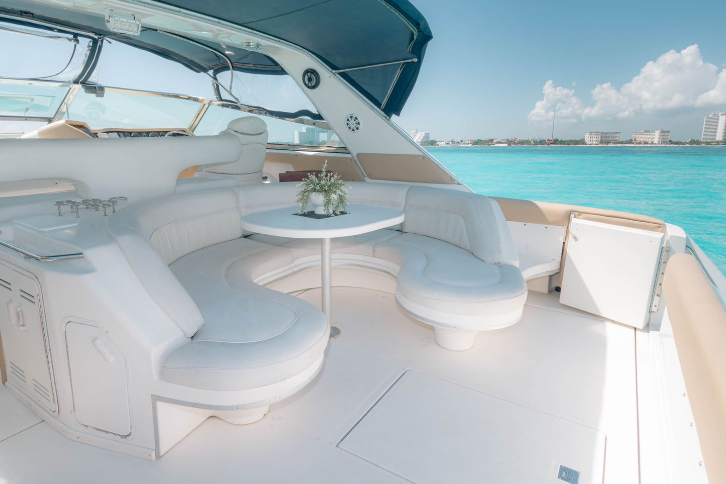 Yate Sea Ray 50ft en Cancún – Vive el Lujo y la Libertad del Caribe Mexicano