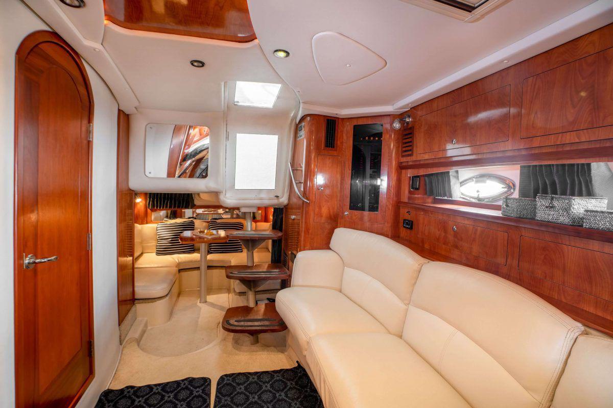 Yate Roma 37ft en Cancún – Lujo, Sol y Diversión en el Caribe Mexicano