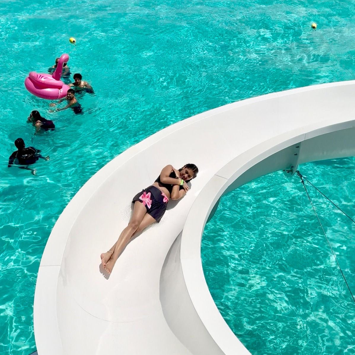Catamarán Dancer Cancún a Isla Mujeres – Fiesta, Barra Libre Premium y Snorkel