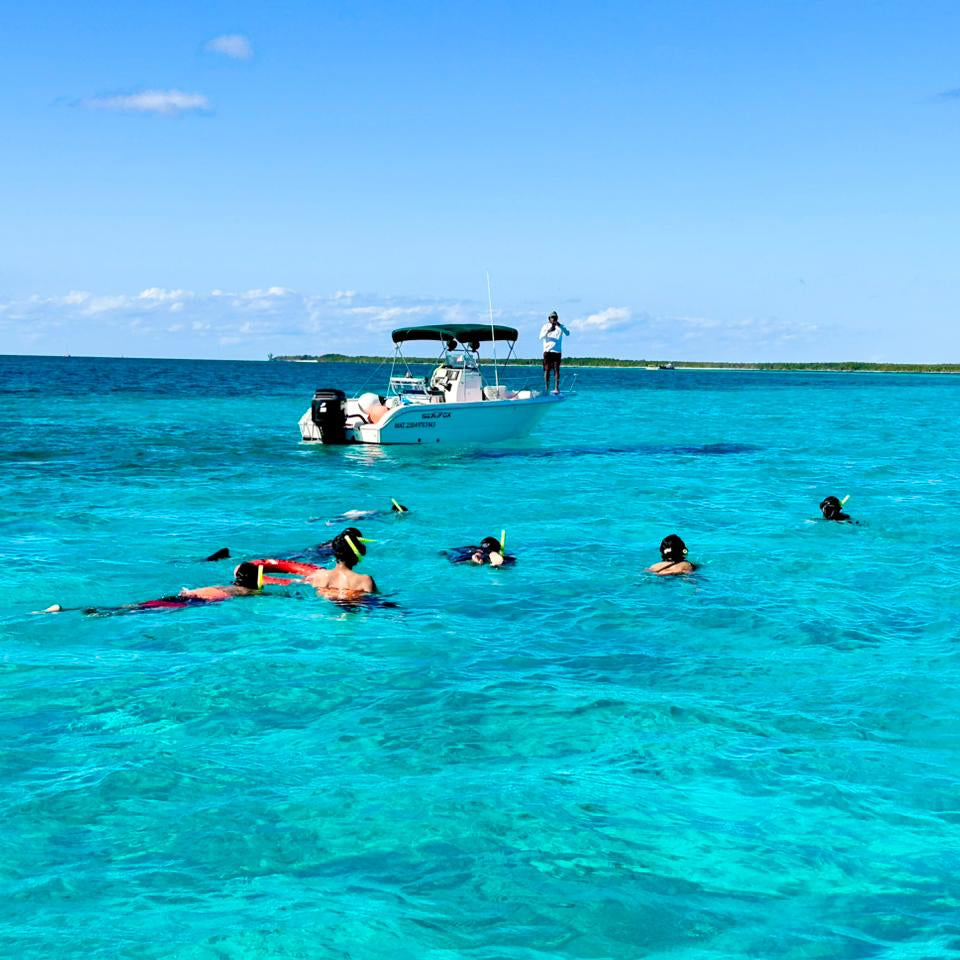 Private Boat Verenice to El Cielo Cozumel – Exclusive Snorkel Tour with Drinks Included