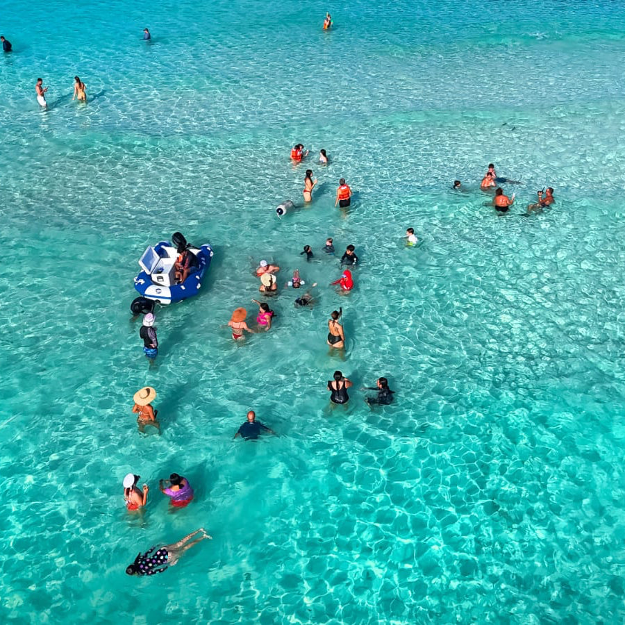 Cozumel Catamaran to El Cielo – Snorkeling, Starfish & Open Bar Experience