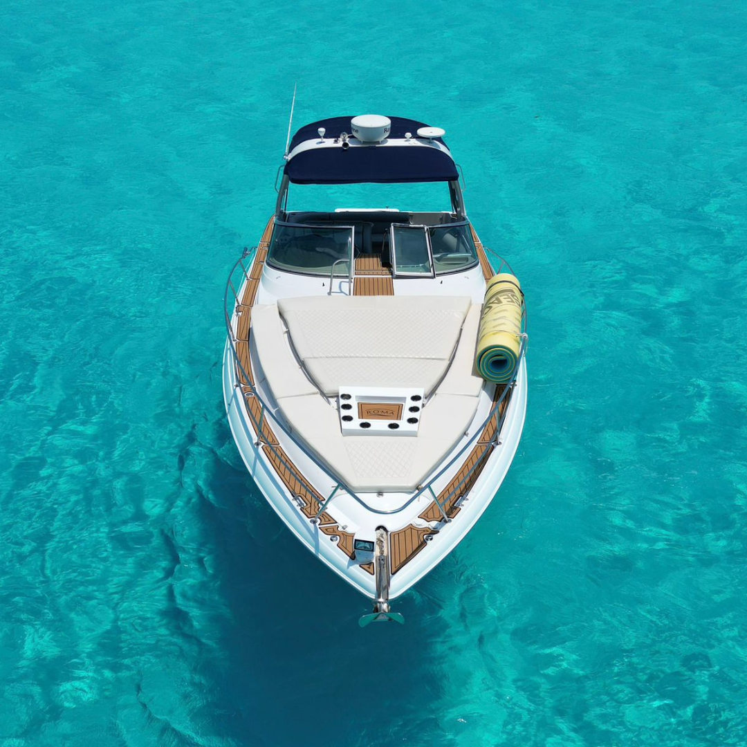 Yate Roma 37ft en Cancún – Lujo, Sol y Diversión en el Caribe Mexicano