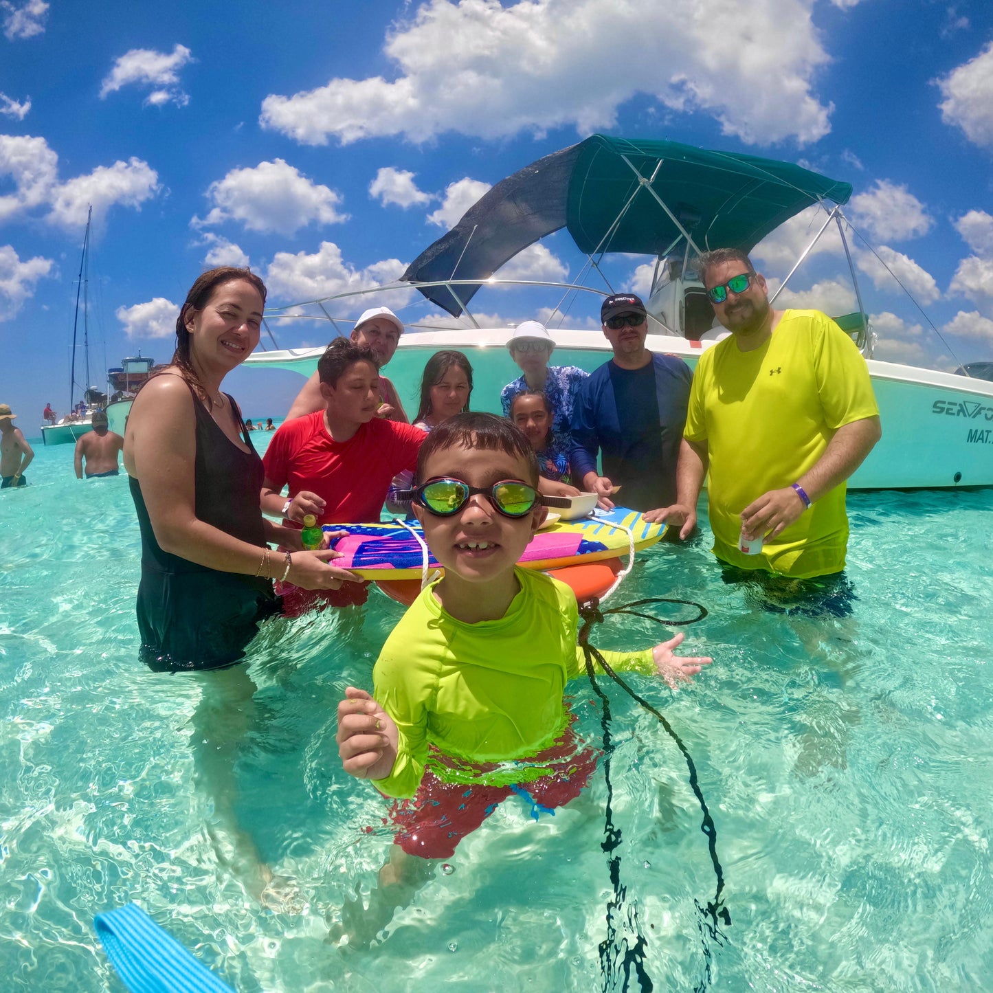 Private Boat Verenice to El Cielo Cozumel – Exclusive Snorkel Tour with Drinks Included