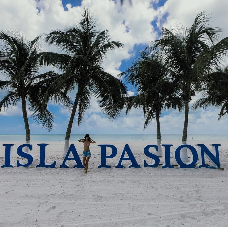 Luxury Catamaran to Passion Island Cozumel – Snorkeling, Paddle & Drinks Included