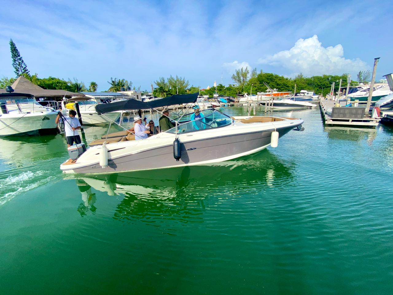 Sea Ray 27ft Boat